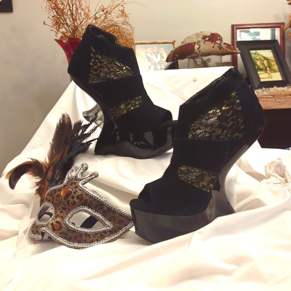 Mark. Ladies Black and Gold mesh platform